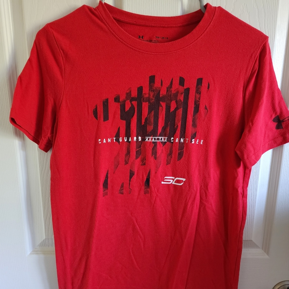 Under Armour tshirt